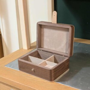 Coffret à bijoux en noyer - petit modèle