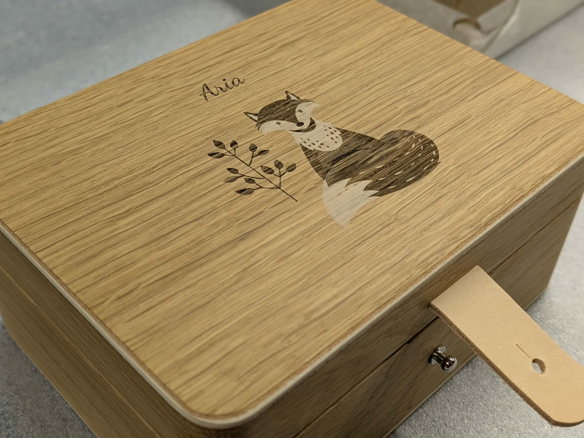 Coffret de naissance en bois de chêne, une idée cadeau originale