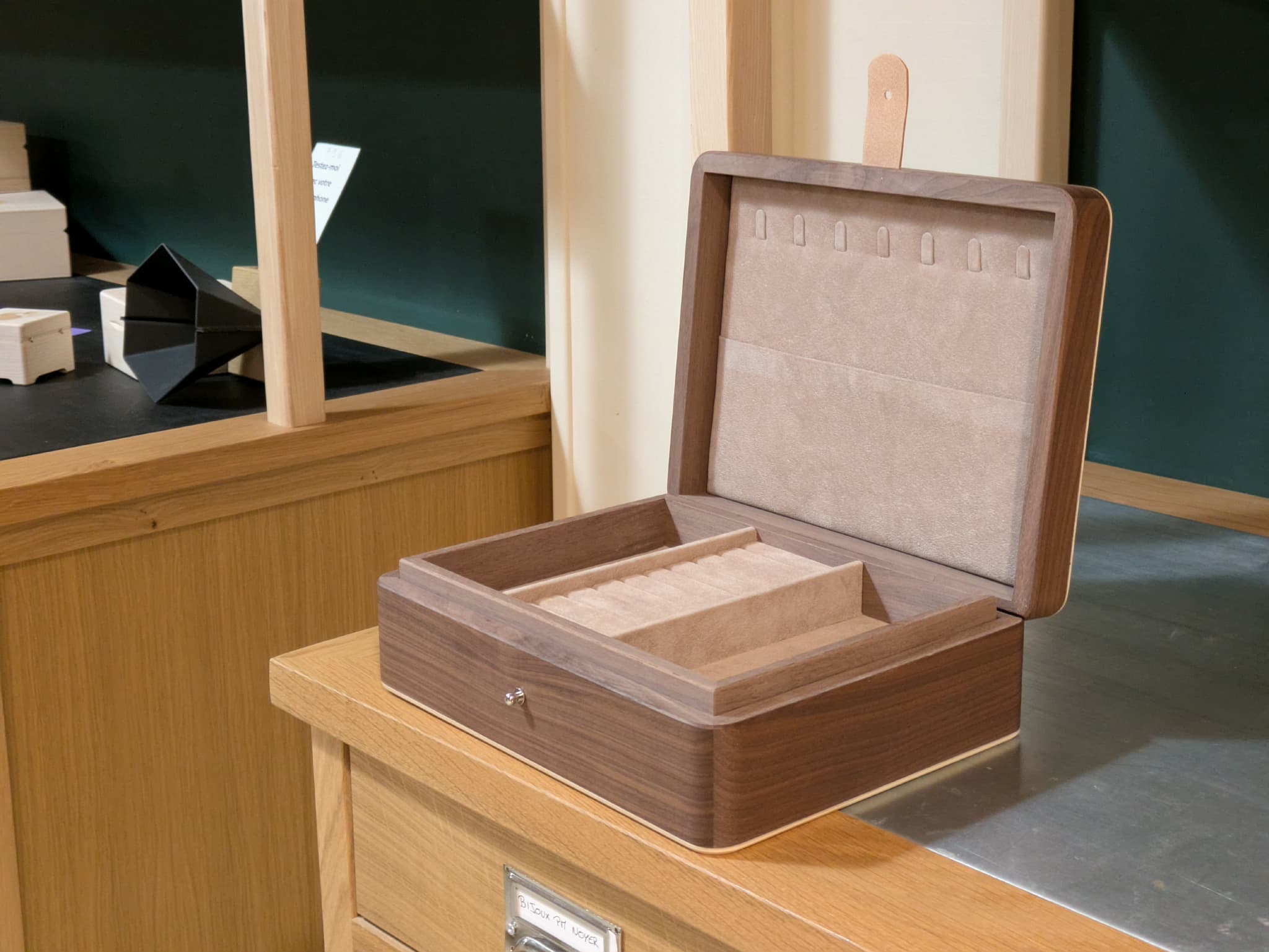 afb41f37-83bf-475a-908a-6a760558311a